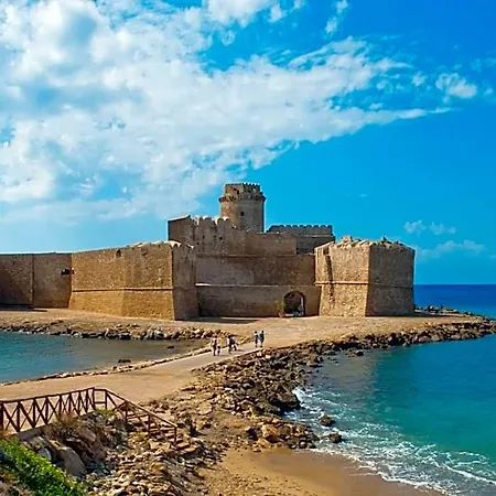 Hotel Asyla - Capo Rizzuto 3*